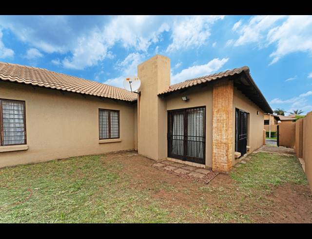 3 BEDROOM CLUSTER FOR SALE IN ERAND GARDENS